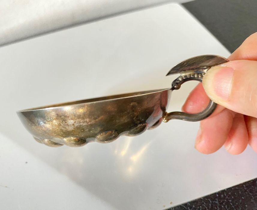 Peça antiga para degustar vinho