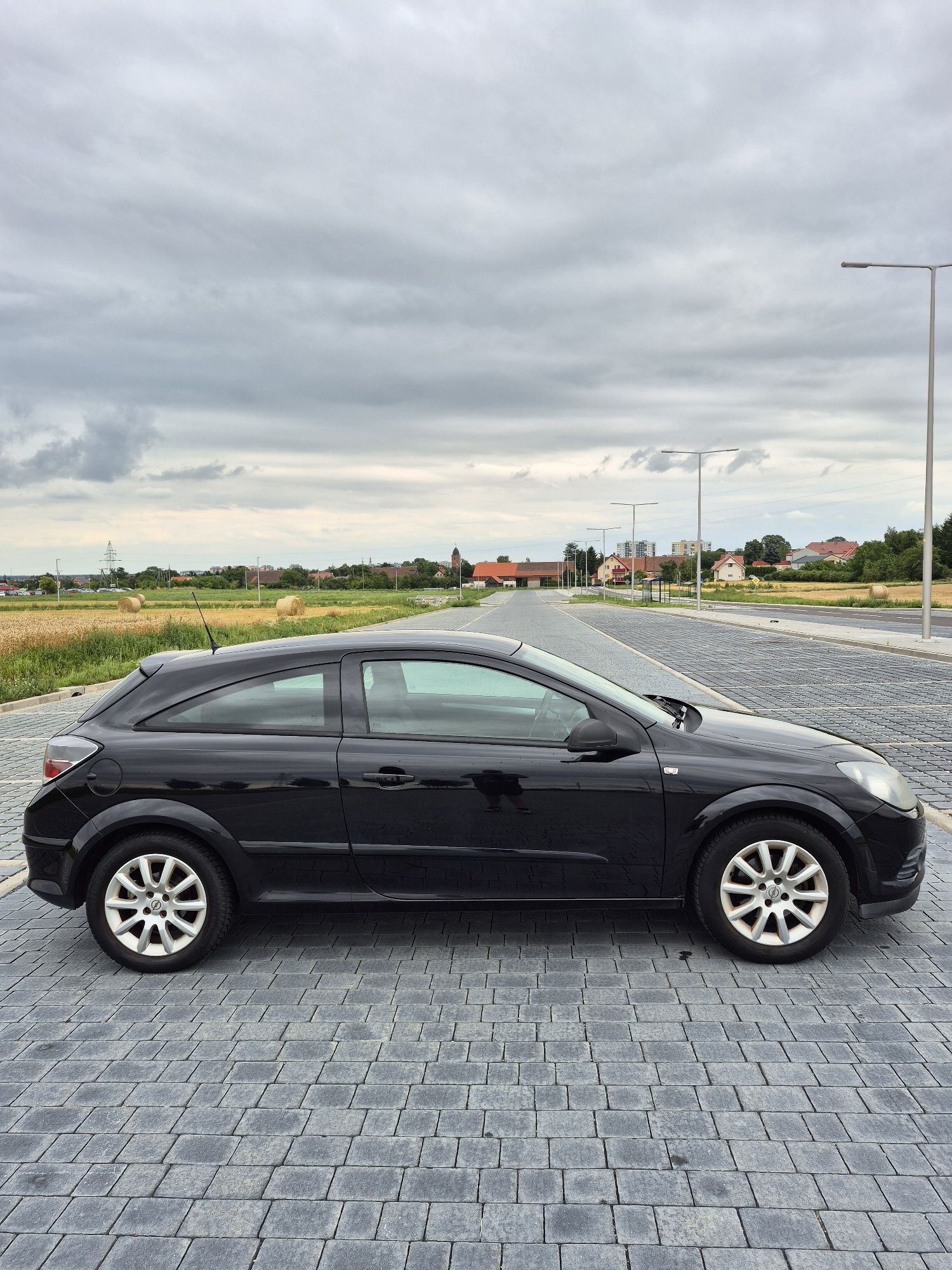 Opel Astra H GTC 1.6 Benzyna 105km