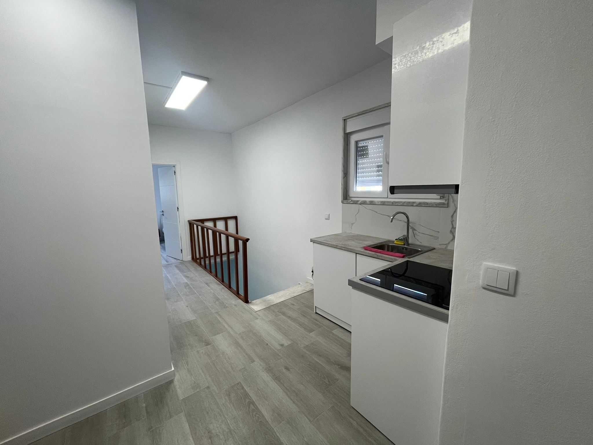Quarto Partilhado Amadora Perto Comboio Só Raparigas