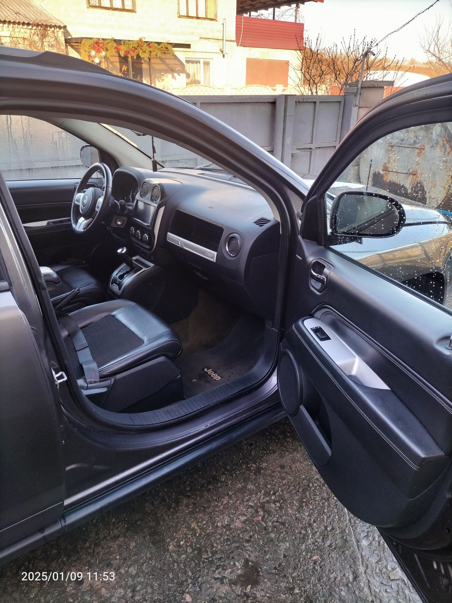 Продам Jeep compass
