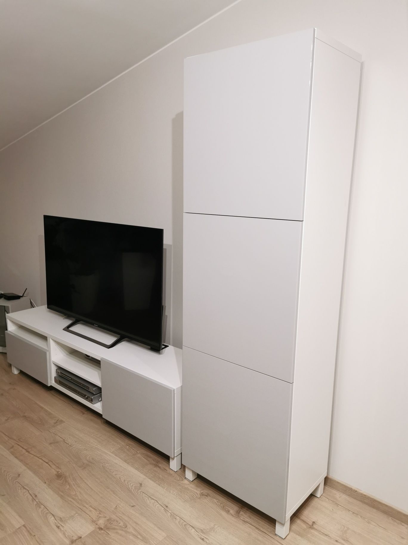 Ikea Besta - komplet Słupek i Szafka RTV - lakier szary - JAK NOWE!