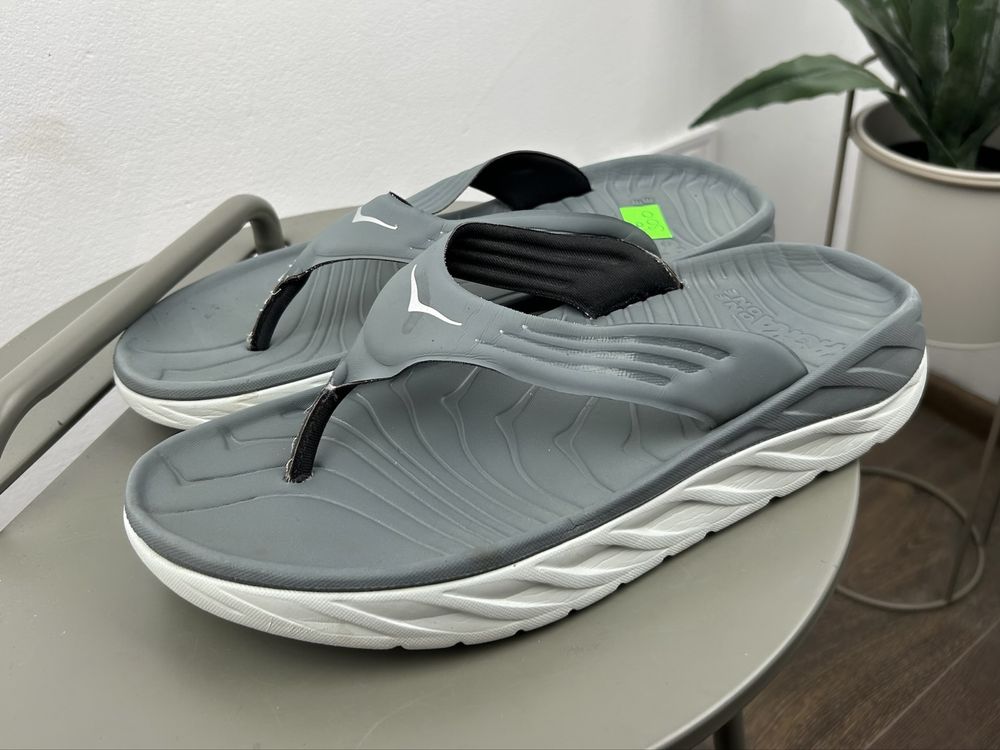Оригінал! Тапочки шльопки вєтнамки Hoka Refovery Flip 46 розмір 03689