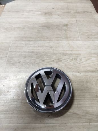 Эмблема решетки радиатора Volkswagen Passat CC Golf 5 Jetta 1K5853600