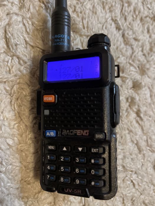 Рація Baofeng UV 5R із гарнітурою і 2 зарядними базами