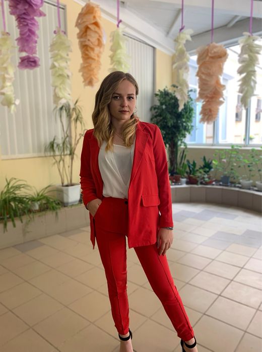 Костюм жіночий(червоний)