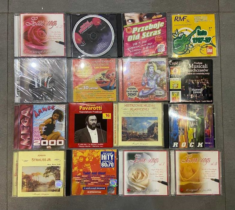 Zestaw Audio Retro: Discman Grundig, Głośniki Stereo Mini, 16 płyt CD