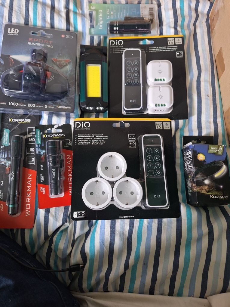 Vendo este material eléctrico novo 9 artigos por 15 euros mais portes