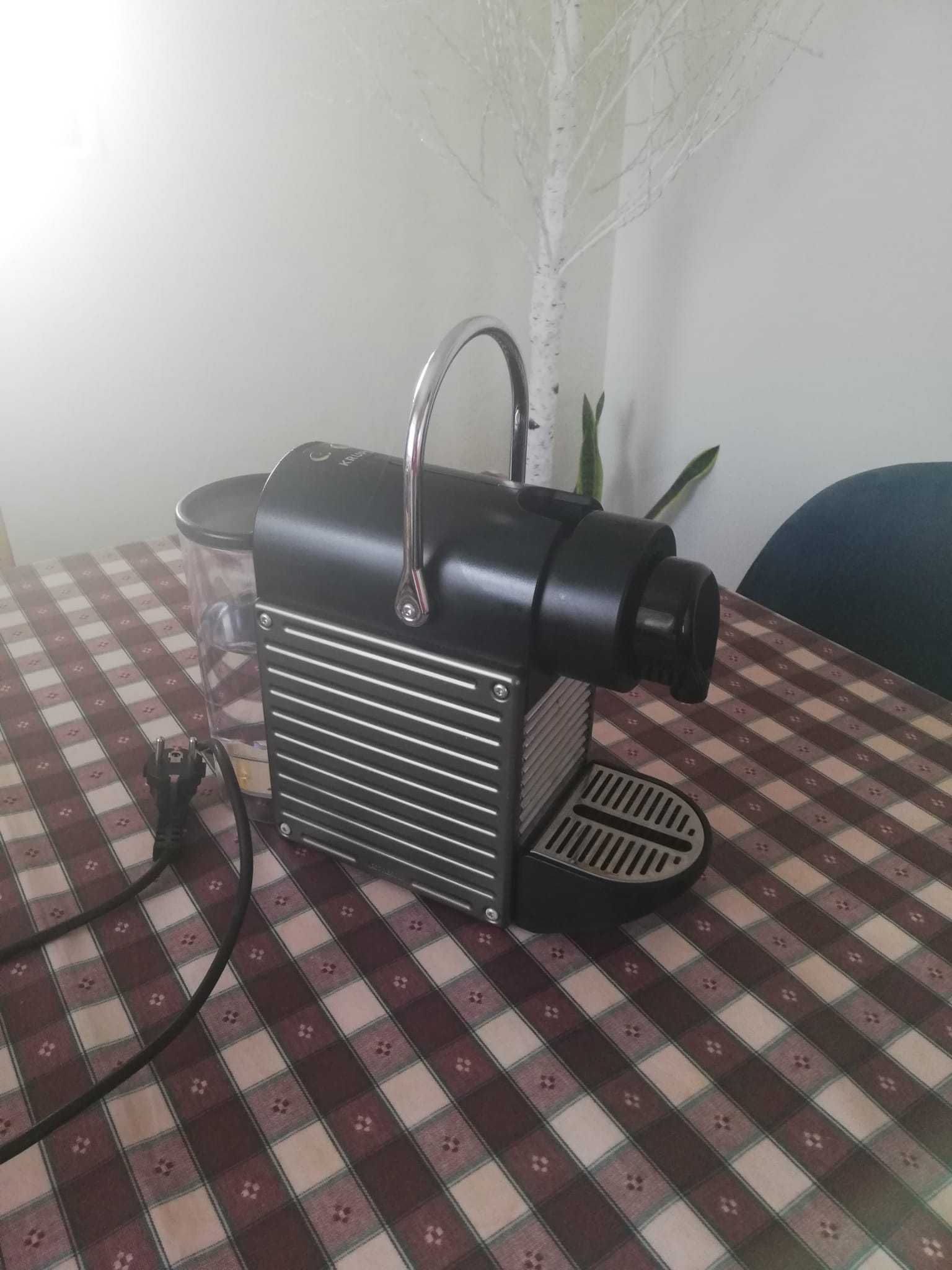 Máquina de Café Krups Nespresso Pixie, Titanium