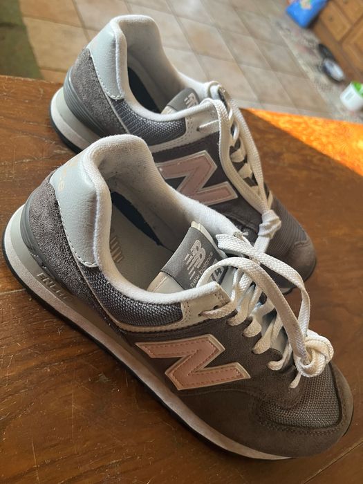 New Balance 574 cinza e rosa