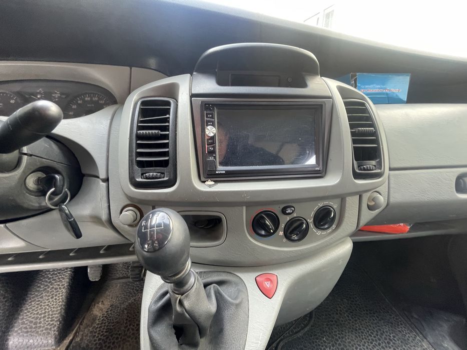 Опель віваро пасажир