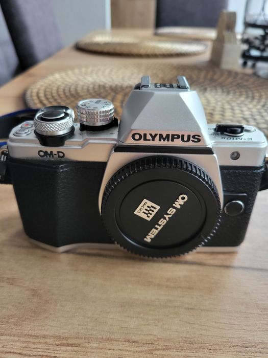 Olympus OM  -D  E-M10 Mark 2