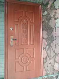 Продам двери входные для дома или квартиры б/у