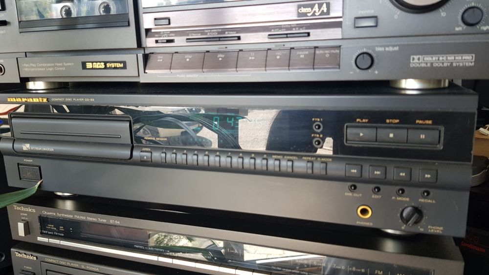 Marantz CD 52 com comando original.