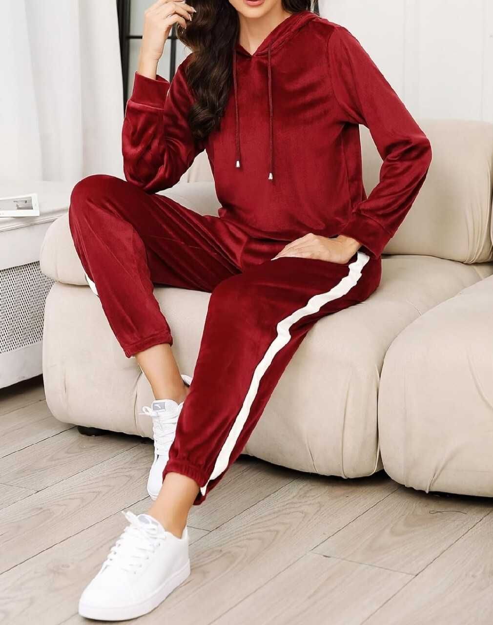Damski dres sportowy treningowy jogging biegania miękki materiał L