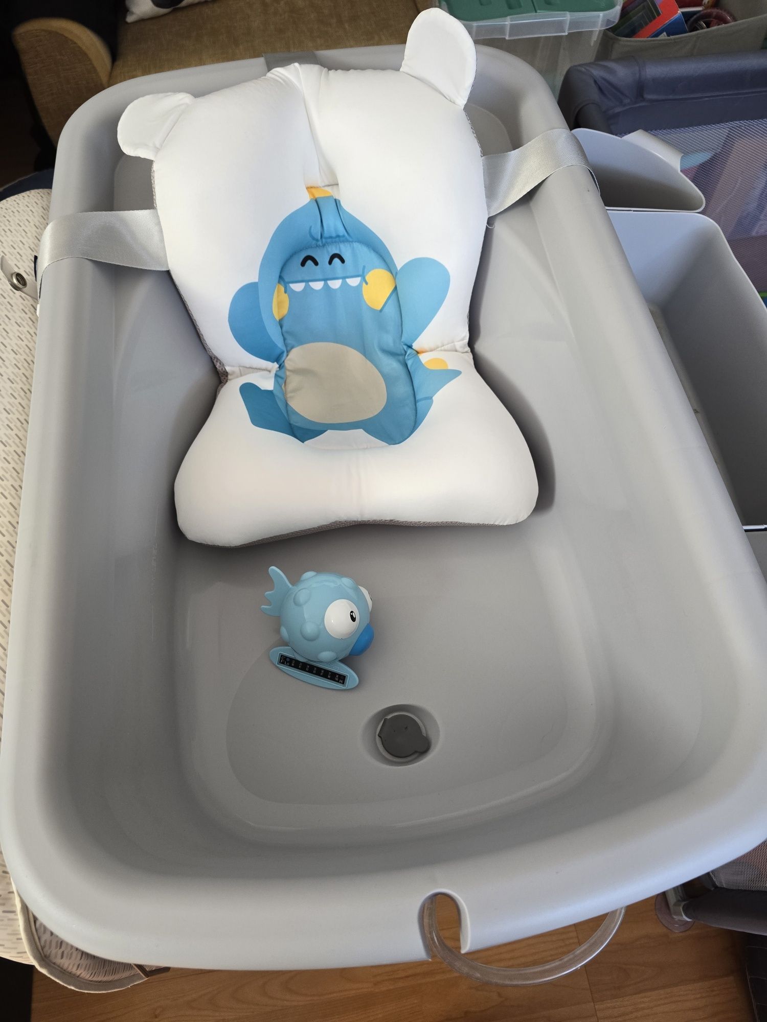 Banheira/ muda fraldas chicco