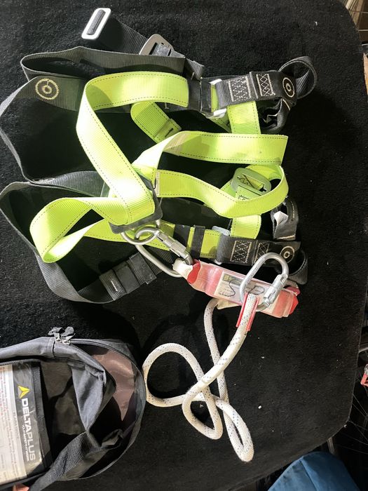 Продам страховочний пояс