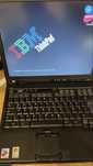 Retro kultowy laptop IBM T43 Windows XP