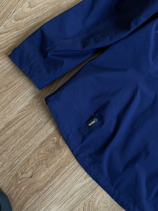 Жіноча куртка Berghaus з мембраною gore-tex