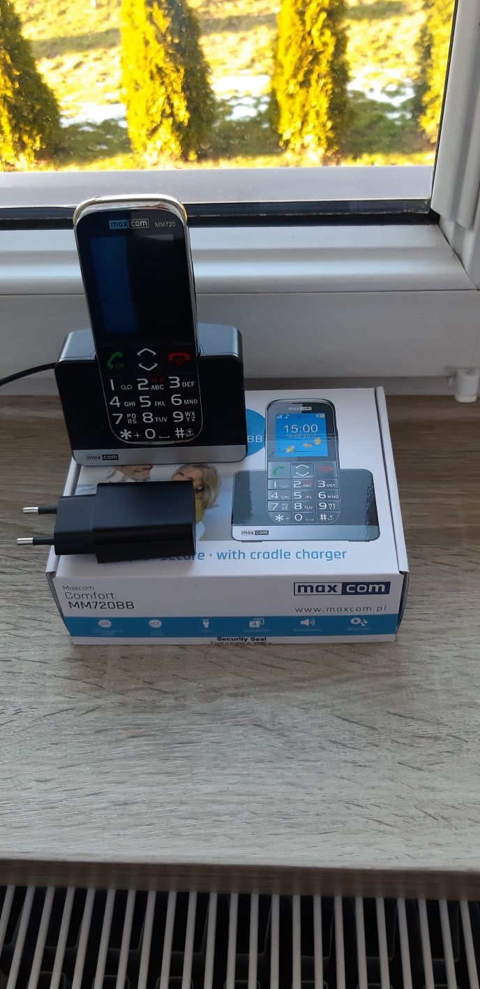 Telefon komórkowy MaxCom