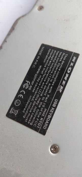 Teclado Kloner modelo KTG1 para peças