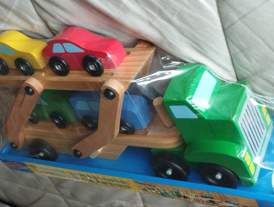 Conjunto Camião e Carrinhos NOVO