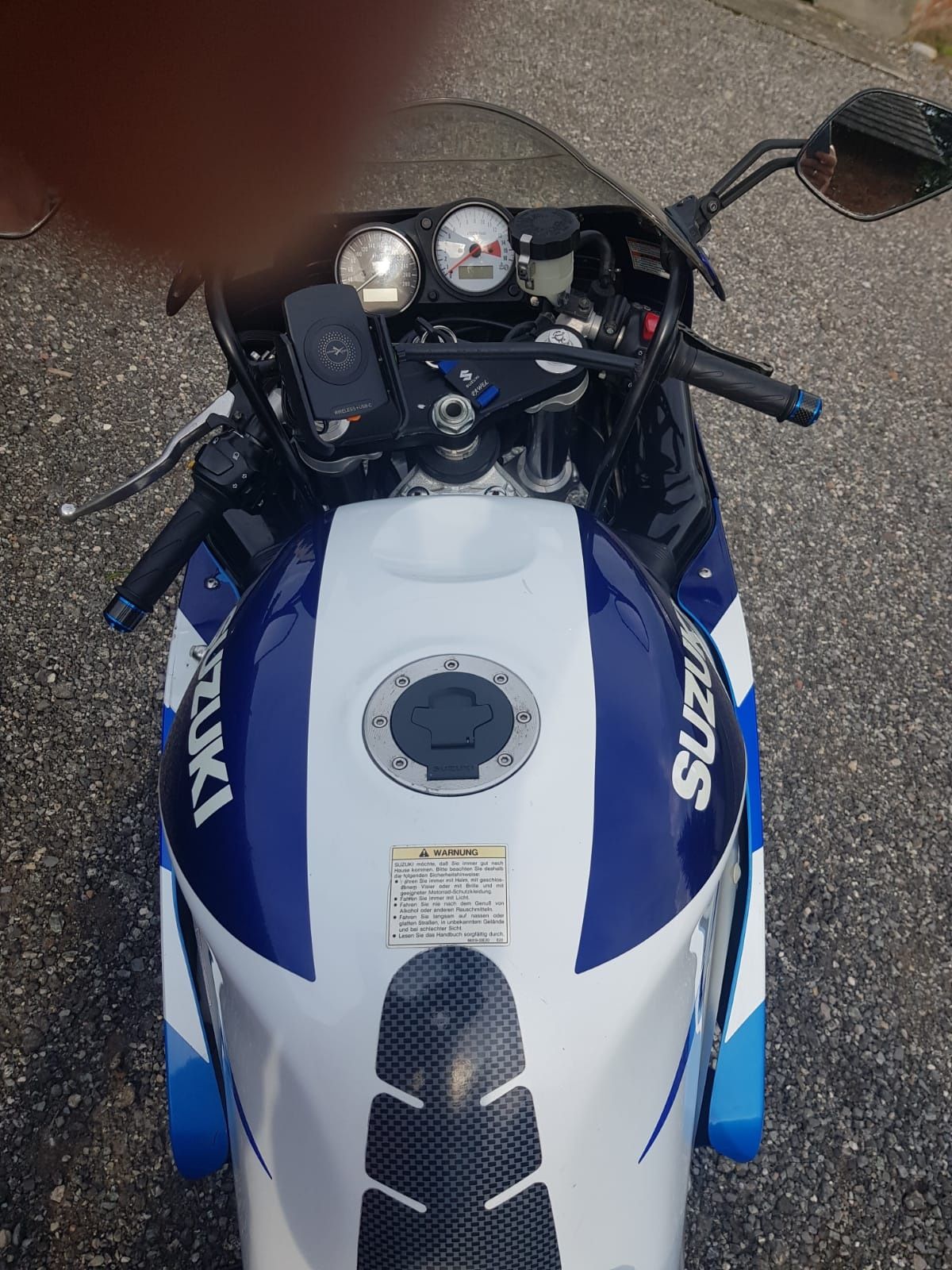Motocykl SUZUKI GSX 600 SRAD