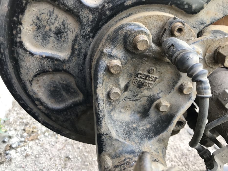 Балка задня VW Caddy  .