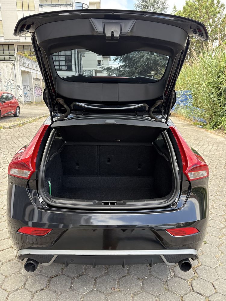 Volvo V40 D2 R-Design