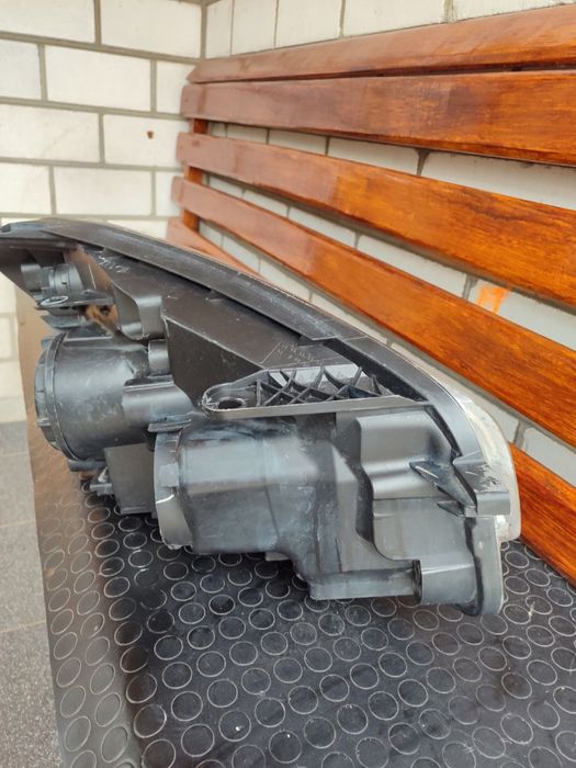 Ліва фара Nissan Qashqai j10