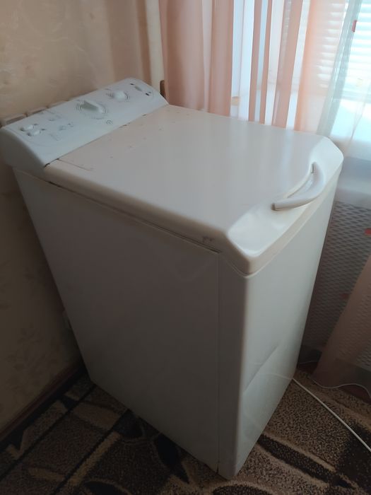 Стиральная машина indesit на запчасти.