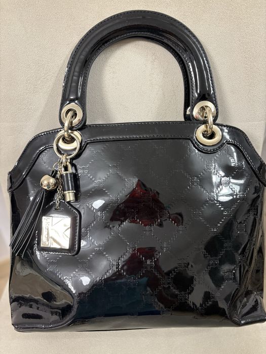 Skórzana lakierowana torebka Kazar