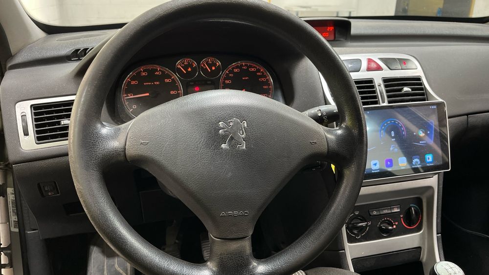 Peugeot 307 GPS Wi-Fi, Bluetooth. C/GARANTIA -Aceita-se Troca por Mota