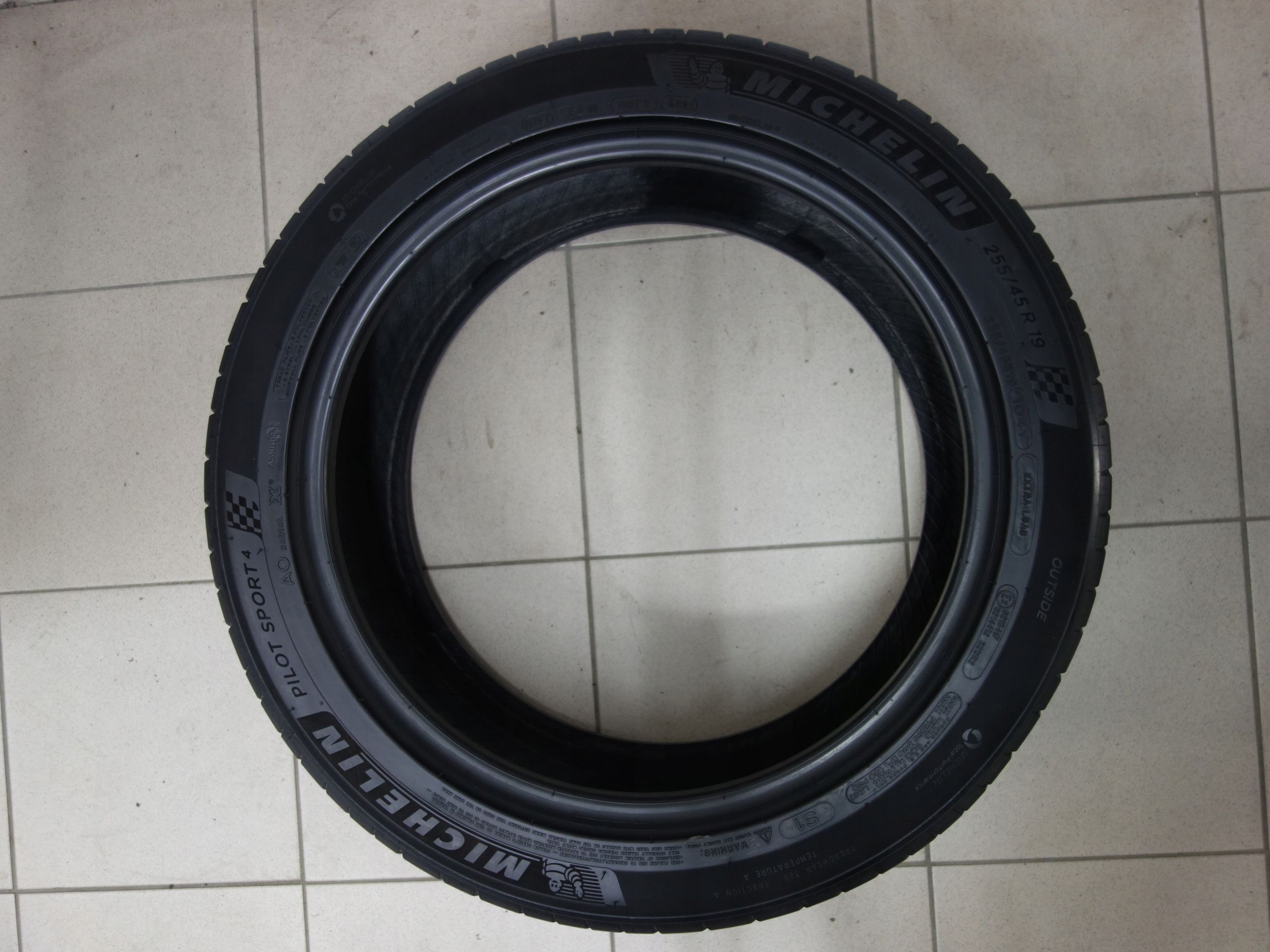 Opony Letnie Michelin Pilot Sport 4 255/45R19 104 Y extra stan 2021r