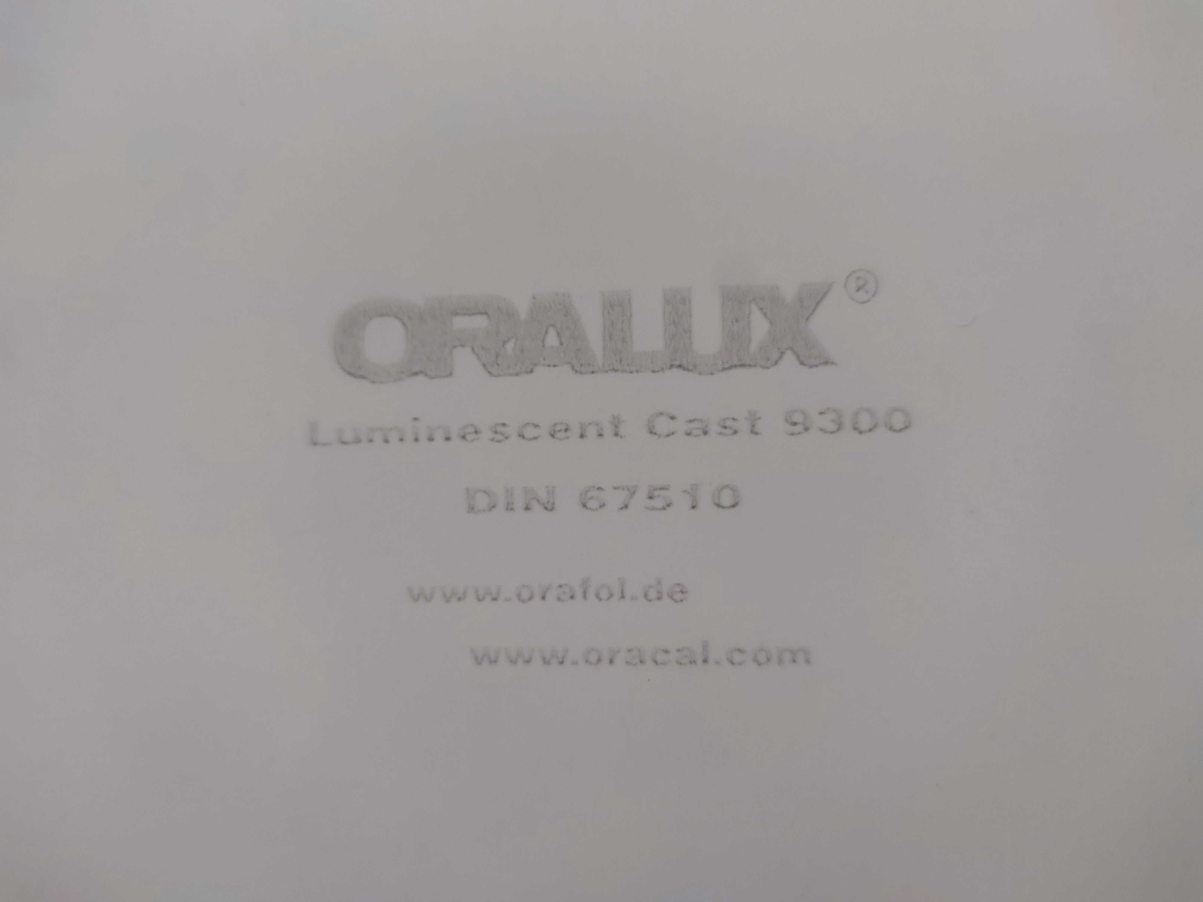 Плівка світлонакопичувальна Oracal Oralux Orafol 9300 розмір 400х590мм
