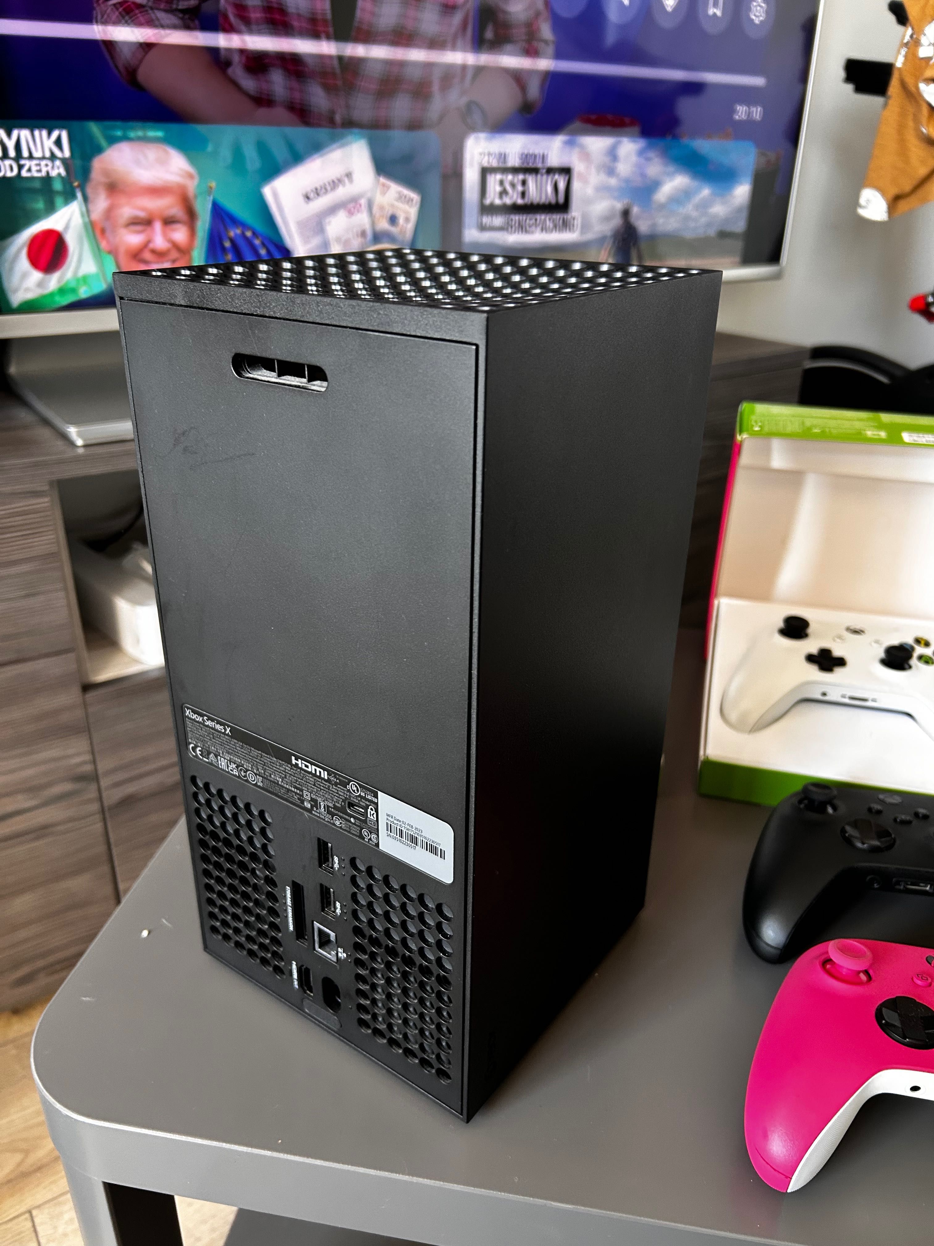 Xbox Series X + 4 Pady + Pudełko