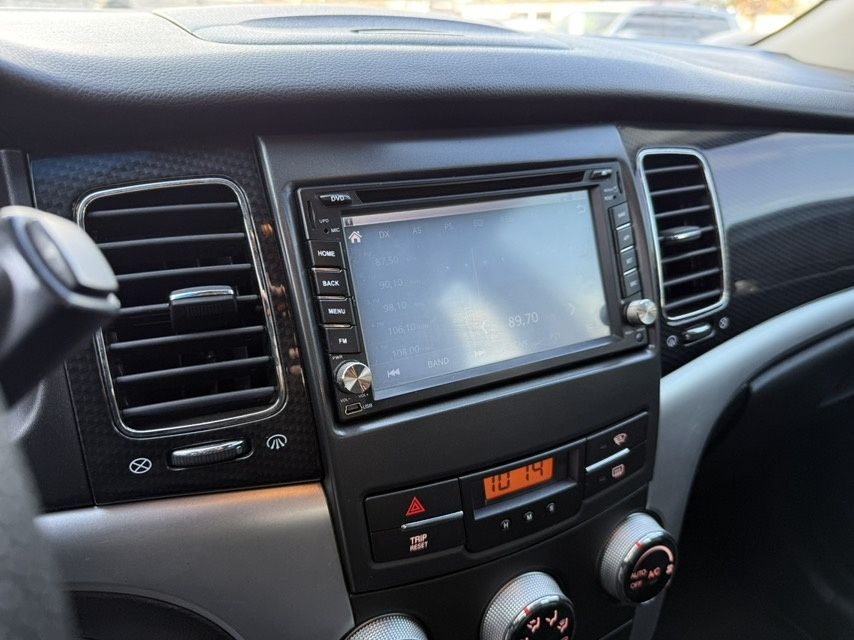 Продам SsangYong Korando 2.0i MT  2013