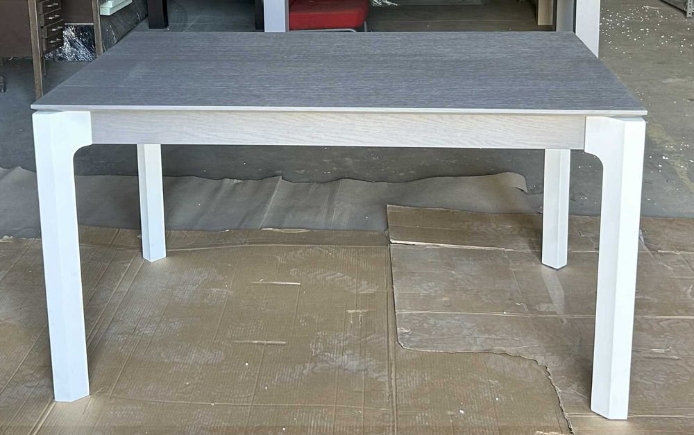 Mesa jantar cinzenta e Branca extensível
