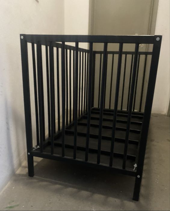 Berço de madeira IKEA