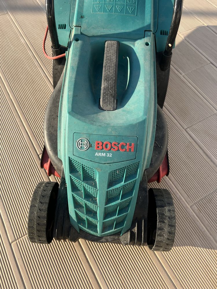 Corta de relvas electrico Bosch