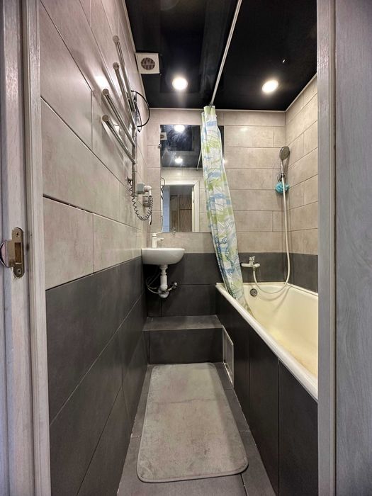 Малишка, 37 До метро 3 хвилини пішки Готівка або безготівковий розрах.