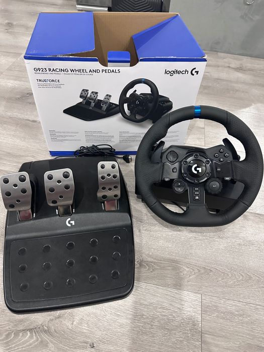 Ігровий руль Logitech