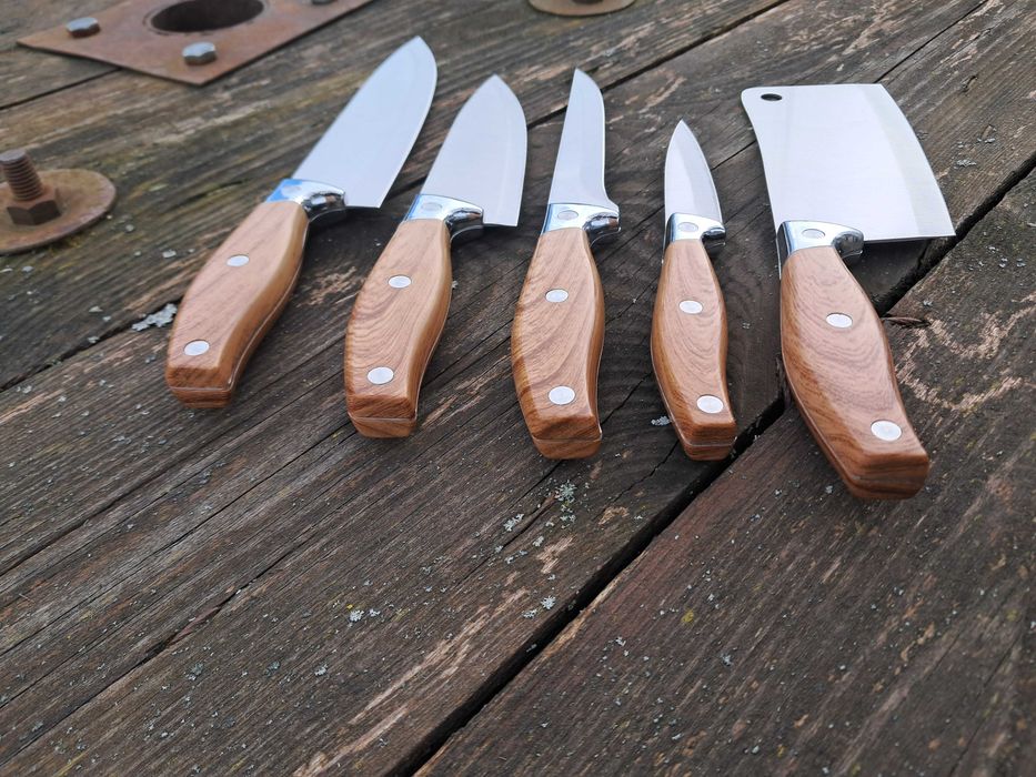 Набір кухонних ножів Якісні ножі з топориком у комплекті