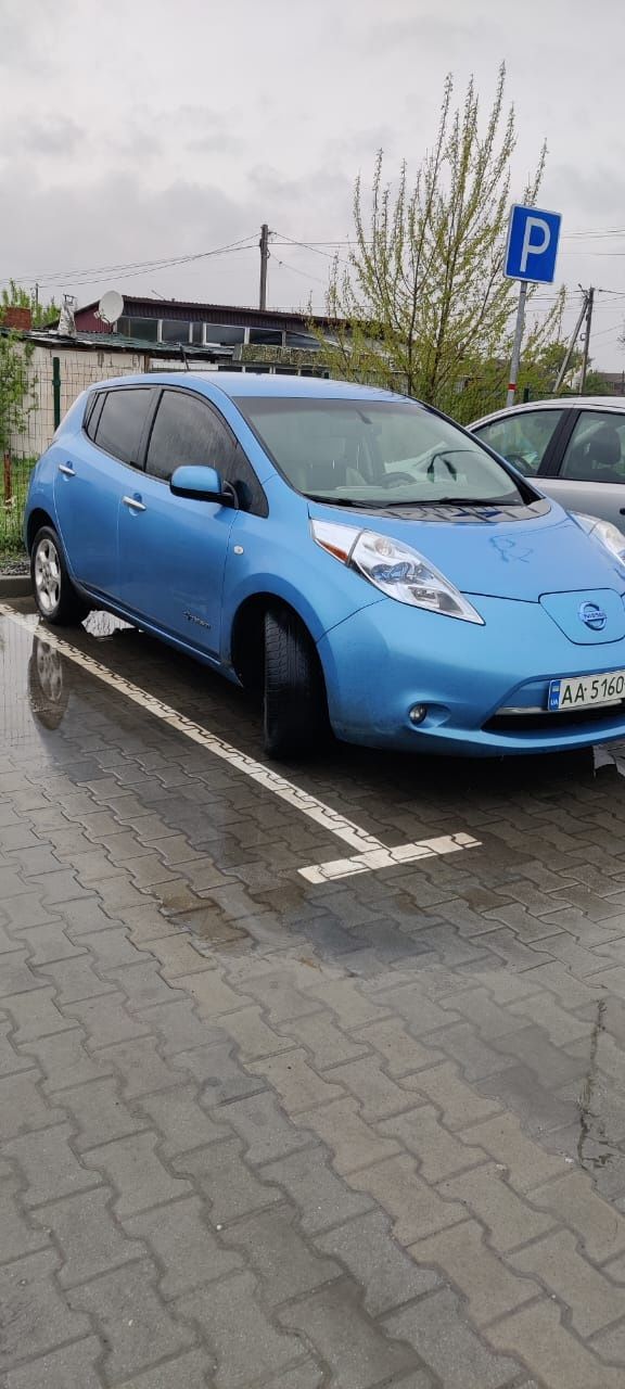 Nissan 2013р 24 kwh