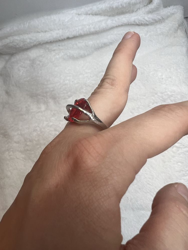 Pierścionek metal metalowy elegancki szykowny classy klasyczny basic