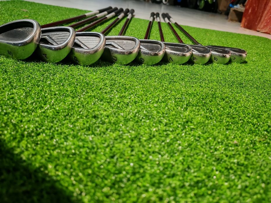 Conjunto TaylorMade R9 4-pw-aw-sw