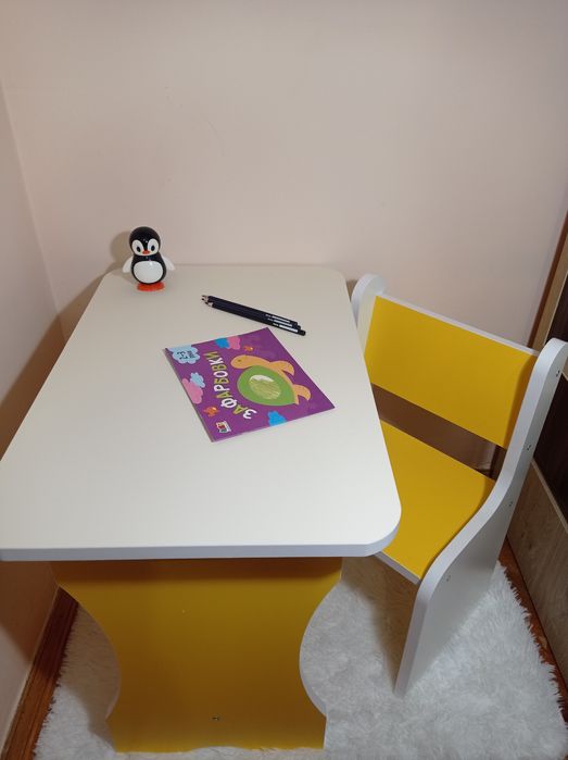 Стіл дитячий Столик дитячий Комплект