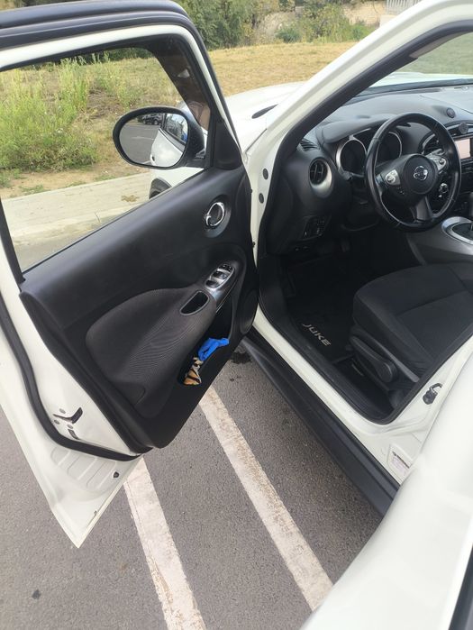 Продам Nissan Juke 1.6 turbo SV AWD 2011