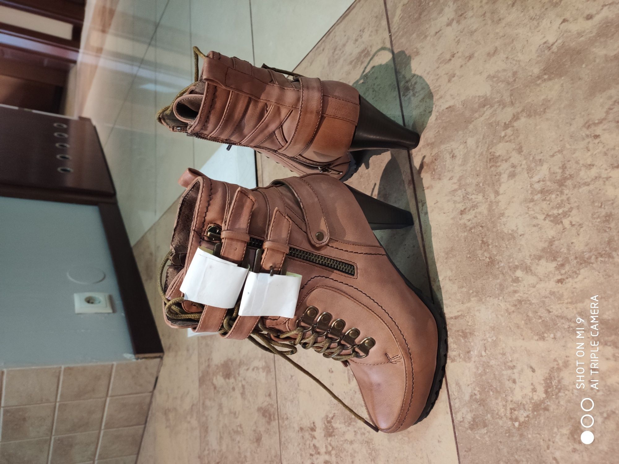 Botki rozm 39 kolor camel