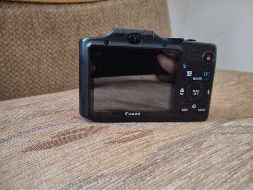 Camera             O