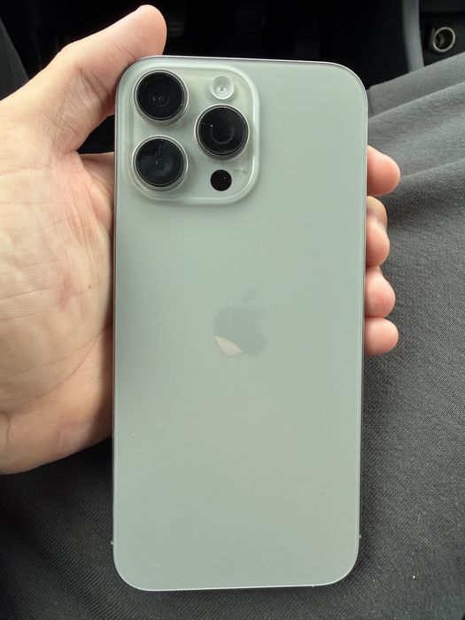 Iphone 16 PRO MAX ( COMO NOVO )